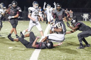 Osei Thomas (21) pounds into the end zone from 3-yards out early in the fourth quarter. (Photo/Kristy Kimball Massey)