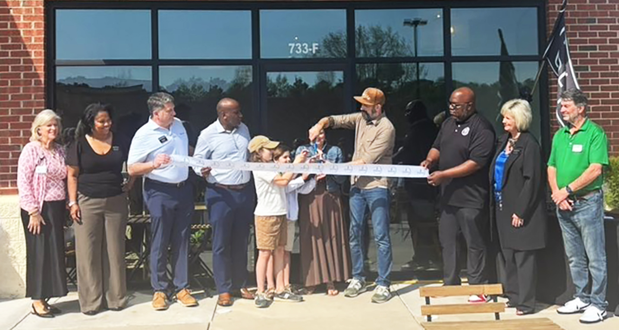 Beacon Coffee & Cafe celebrates ribbon cutting